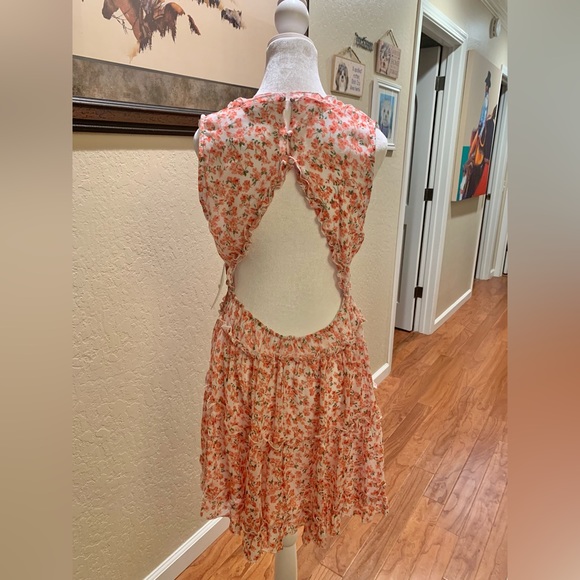 NWT frilly short sexy dress. Medium - Picture 3 of 5